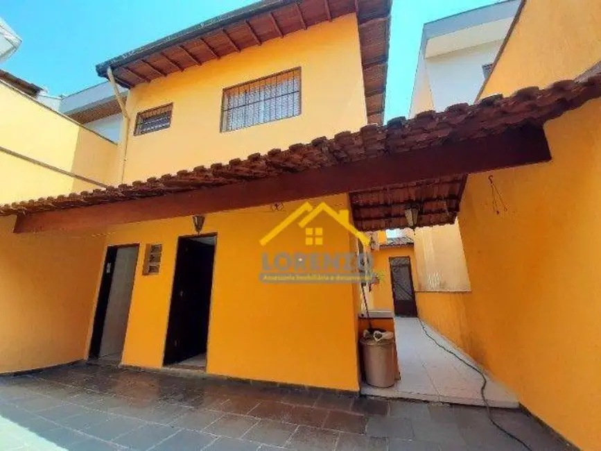 Foto 1 de Sobrado com 3 quartos à venda, 202m2 em Vila Scarpelli, Santo Andre - SP