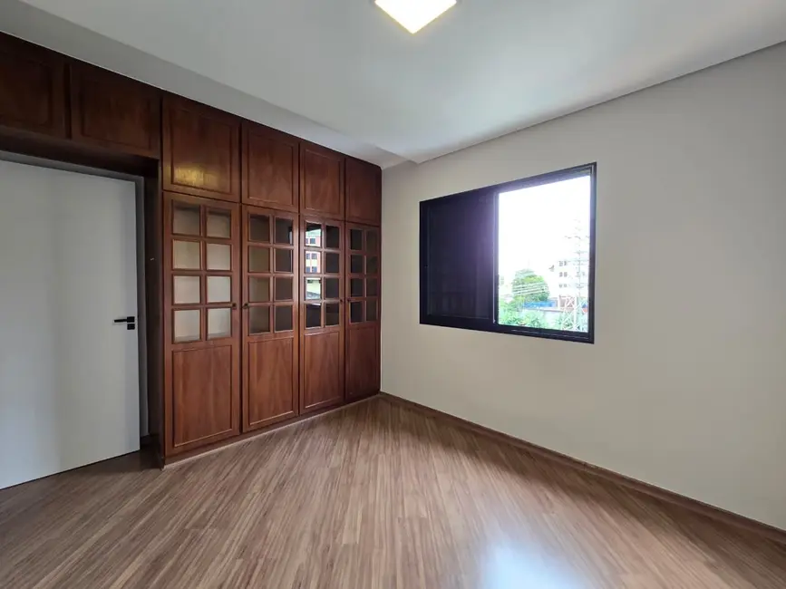 Foto 9 de Sobrado com 3 quartos à venda, 226m2 em Vila Scarpelli, Santo Andre - SP