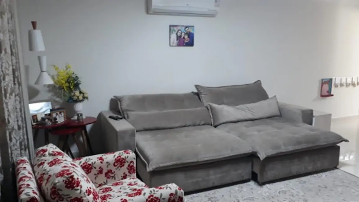 Foto 2 de Sobrado com 3 quartos à venda, 187m2 em Vila Scarpelli, Santo Andre - SP