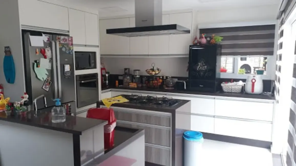 Foto 4 de Sobrado com 3 quartos à venda, 187m2 em Vila Scarpelli, Santo Andre - SP