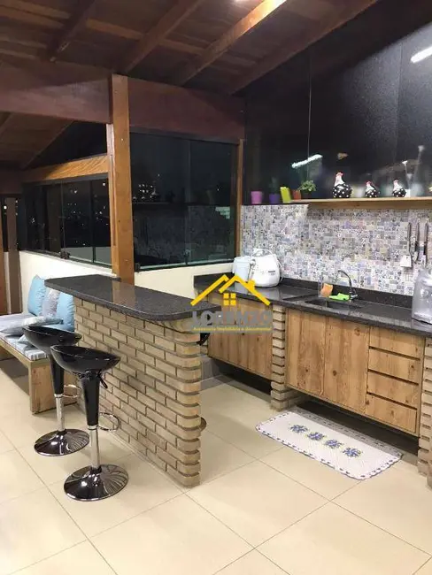 Foto 2 de Cobertura com 3 quartos à venda, 137m2 em Parque São Vicente, Maua - SP