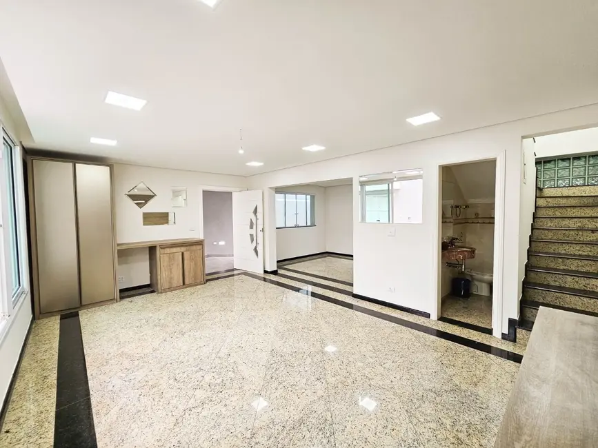 Foto 2 de Sobrado com 3 quartos para alugar, 250m2 em Santa Maria, Santo Andre - SP