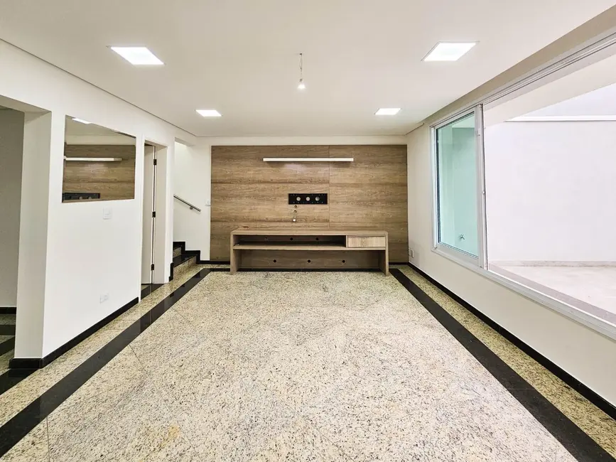 Foto 4 de Sobrado com 3 quartos para alugar, 250m2 em Santa Maria, Santo Andre - SP