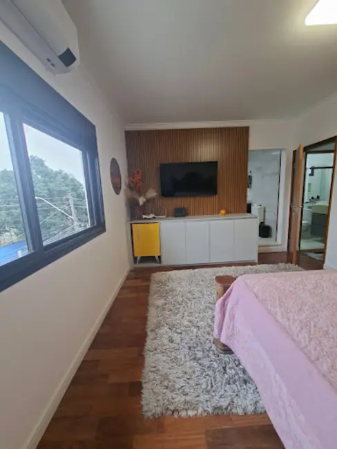 Sobrado com 4 quartos à venda, 200m2 em Vila Homero Thon, Santo Andre - SP - imagem 1 Foto 1 de Sobrado com 4 quartos à venda, 200m2 em Vila Homero Thon, Santo Andre - SP