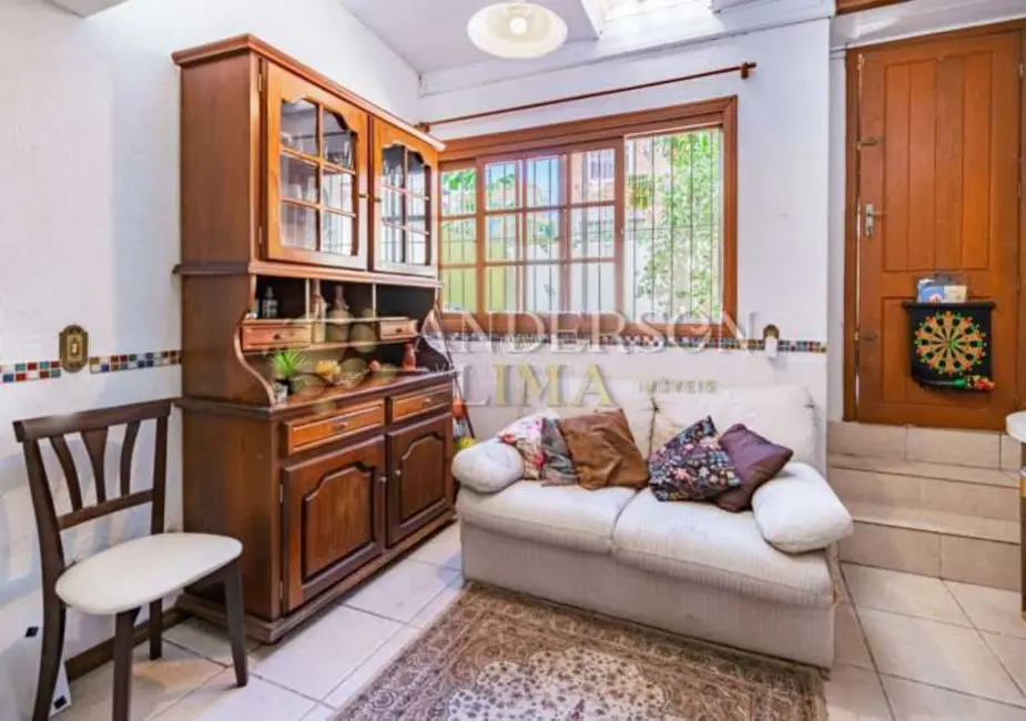 Casa com 3 quartos à venda, 184m2 em Porto Alegre - RS - imagem 6 Foto 6 de Casa com 3 quartos à venda, 184m2 em Porto Alegre - RS