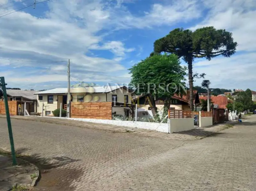 Casa com 6 quartos à venda, 180m2 em Canela - RS - imagem 4 Foto 4 de Casa com 6 quartos à venda, 180m2 em Canela - RS