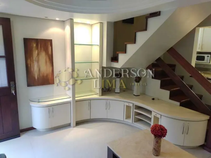 Casa de Condomínio com 3 quartos à venda, 200m2 em Canela - RS - imagem 3 Foto 3 de Casa de Condomínio com 3 quartos à venda, 200m2 em Canela - RS