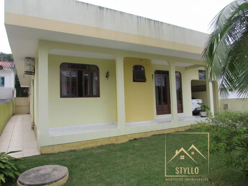 Foto 2 de Casa com 3 quartos à venda, 290m2 em Forquilhas, Sao Jose - SC