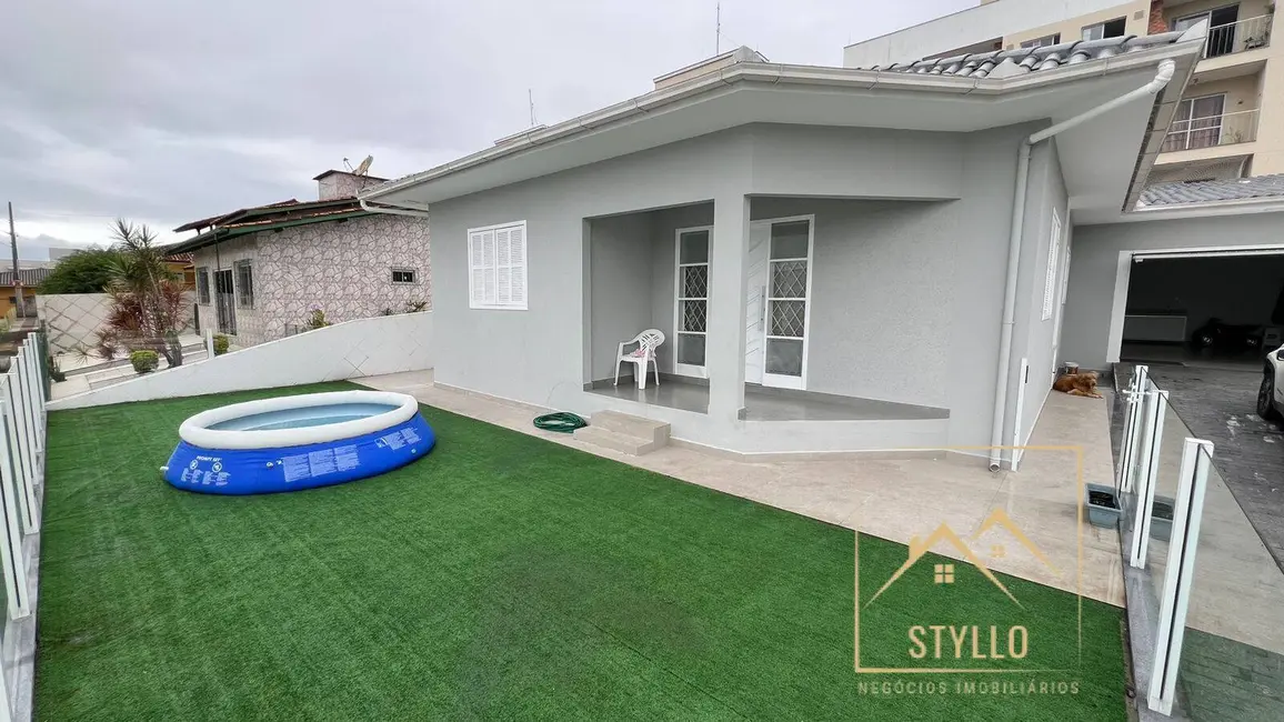 Foto 1 de Casa com 3 quartos à venda, 200m2 em Serraria, Sao Jose - SC