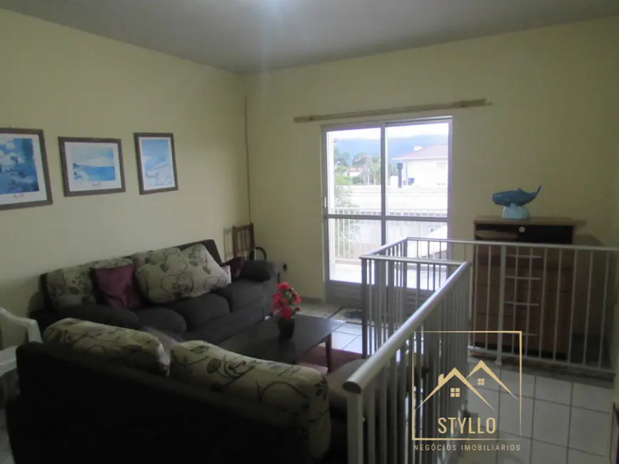 Foto 2 de Casa com 5 quartos à venda, 150m2 em Palhoca - SC