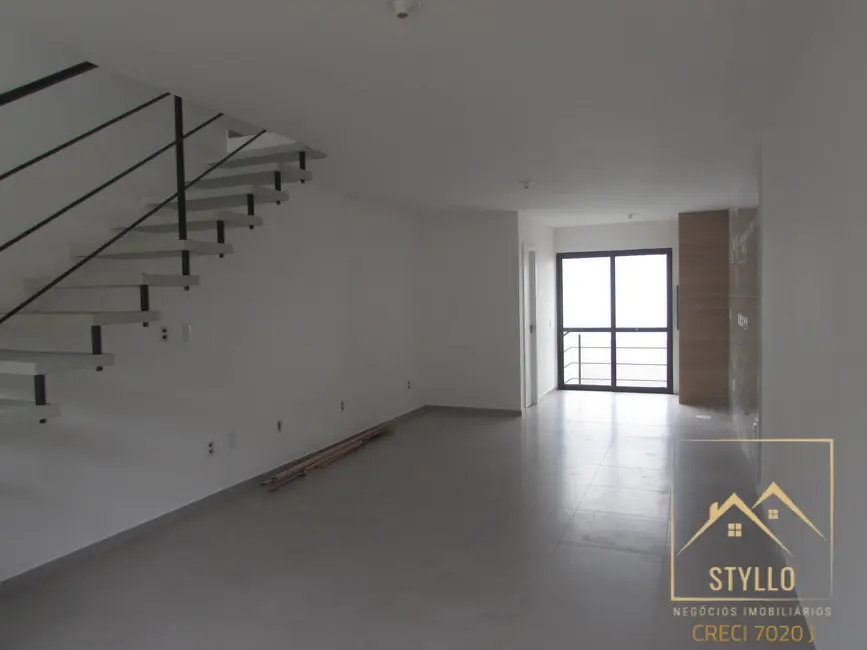 Foto 4 de Sobrado com 2 quartos à venda, 82m2 em Sertão do Maruim, Sao Jose - SC