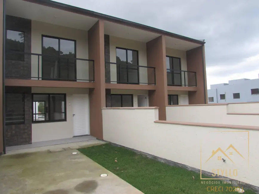 Foto 2 de Sobrado com 2 quartos à venda, 82m2 em Sertão do Maruim, Sao Jose - SC