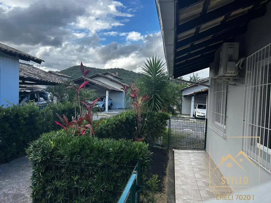 Foto 3 de Casa de Condomínio com 2 quartos à venda, 58m2 em Forquilhas, Sao Jose - SC