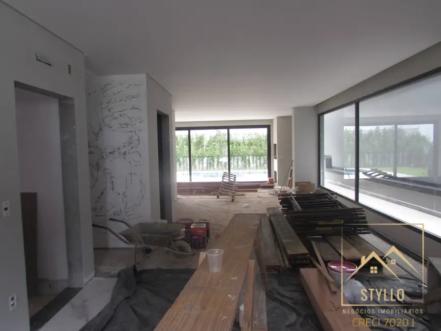 Foto 2 de Casa com 4 quartos à venda, 311m2 em Pedra Branca, Palhoca - SC