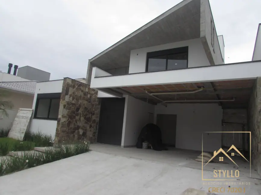 Foto 2 de Casa com 4 quartos à venda, 318m2 em Pedra Branca, Palhoca - SC