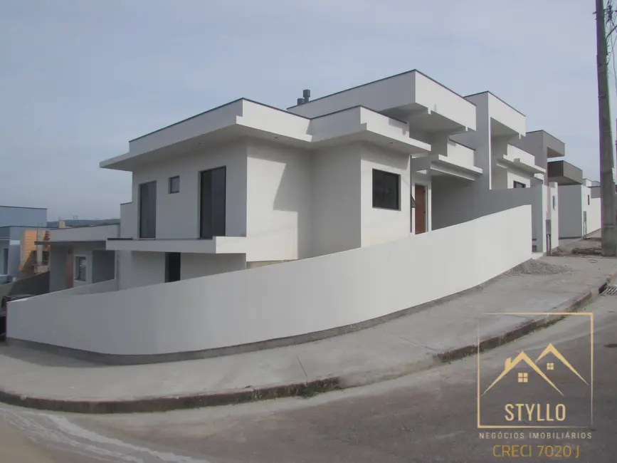 Foto 2 de Sobrado com 3 quartos à venda, 104m2 em Potecas, Sao Jose - SC