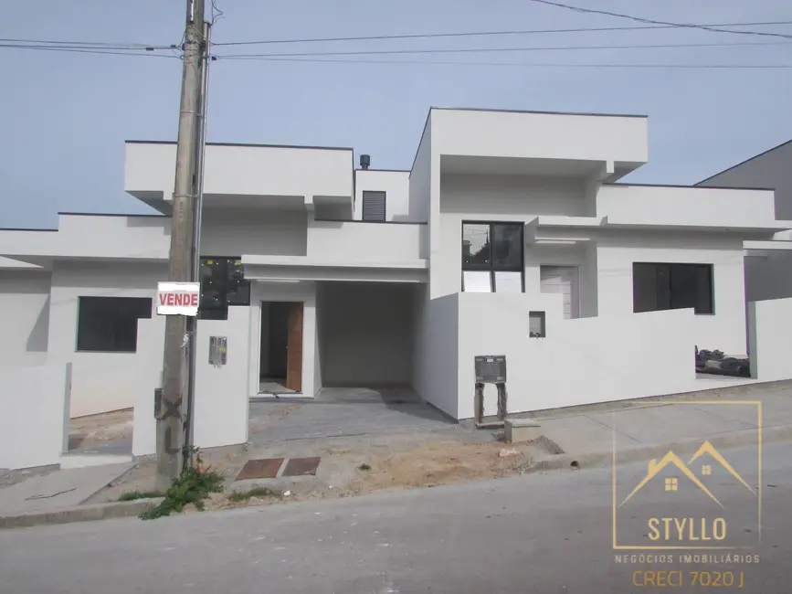 Foto 1 de Sobrado com 3 quartos à venda, 104m2 em Potecas, Sao Jose - SC