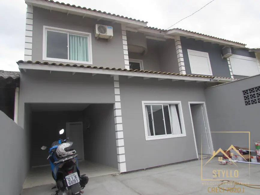 Foto 2 de Sobrado com 2 quartos à venda, 65m2 em Forquilhas, Sao Jose - SC