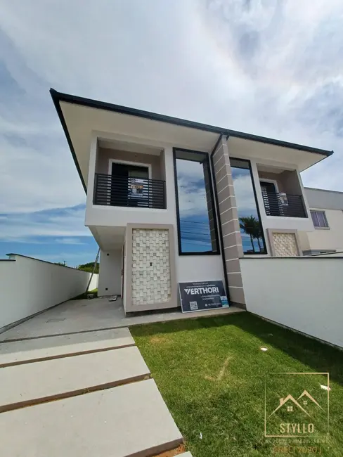 Foto 1 de Sobrado com 3 quartos à venda, 100m2 em Barra do Aririú, Palhoca - SC