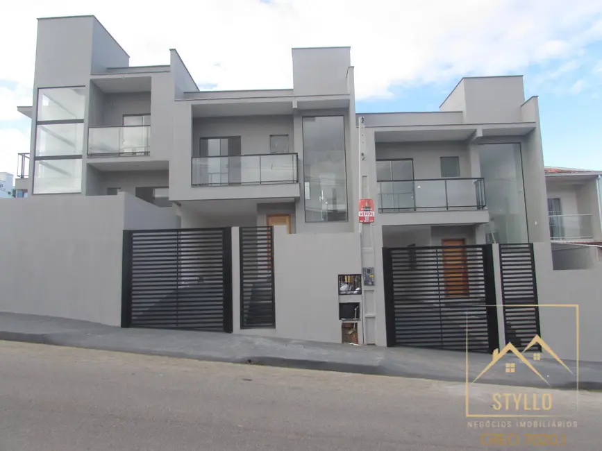 Foto 2 de Sobrado com 3 quartos à venda, 121m2 em Potecas, Sao Jose - SC