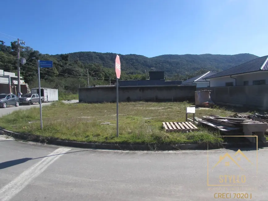 Foto 1 de Terreno / Lote à venda, 358m2 em Forquilhas, Sao Jose - SC