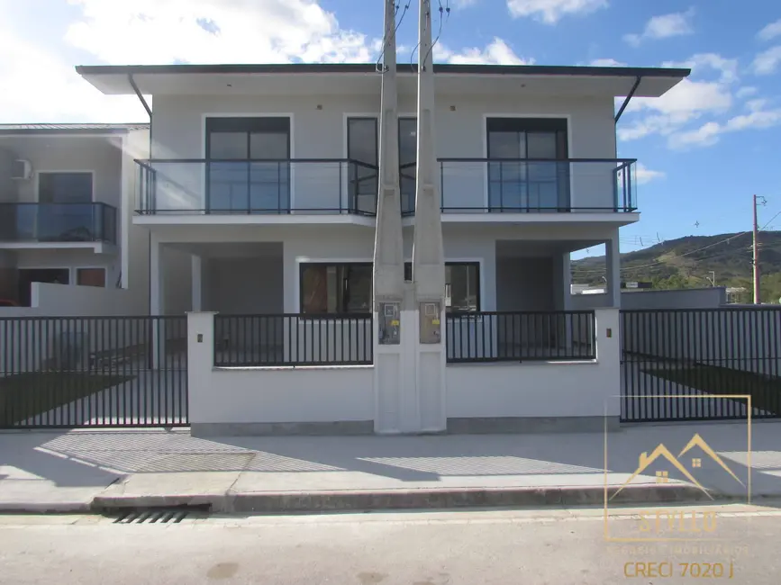 Foto 1 de Sobrado com 3 quartos à venda, 120m2 em Forquilhas, Sao Jose - SC