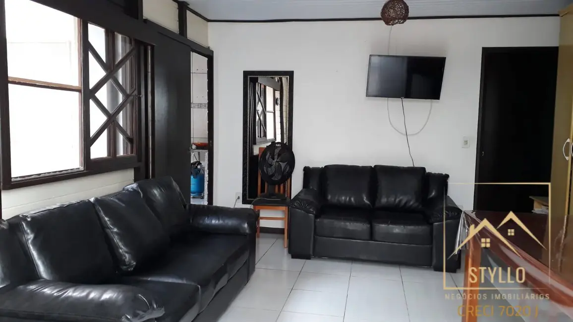 Casa com 2 quartos à venda, 50m2 em Fundos, Biguacu - SC - imagem 4 Foto 4 de Casa com 2 quartos à venda, 50m2 em Fundos, Biguacu - SC