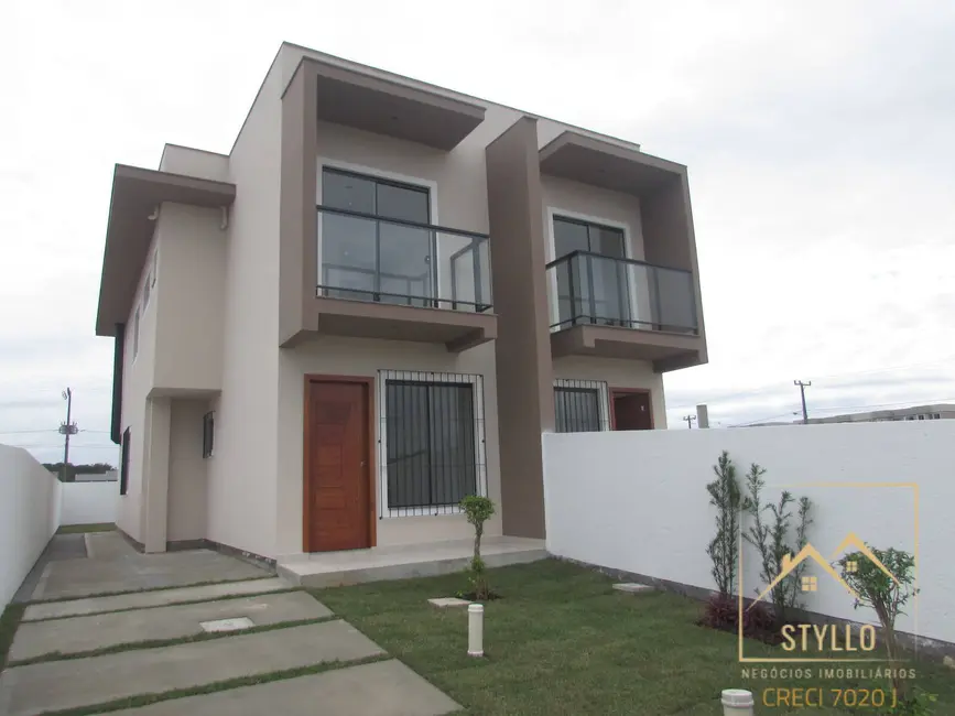 Foto 2 de Sobrado com 3 quartos à venda, 125m2 em Sertão do Maruim, Sao Jose - SC