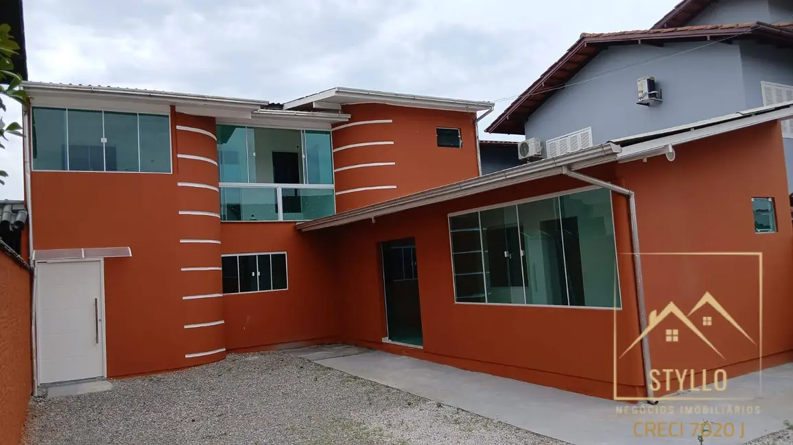 Foto 1 de Casa com 4 quartos à venda, 150m2 em Forquilhas, Sao Jose - SC