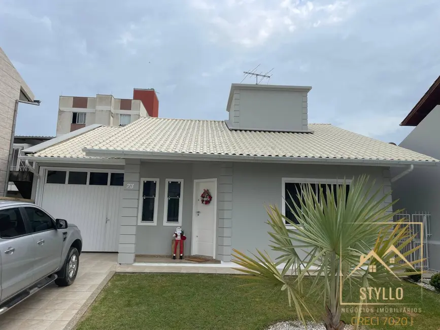 Foto 1 de Casa com 2 quartos à venda, 150m2 em Passa Vinte, Palhoca - SC