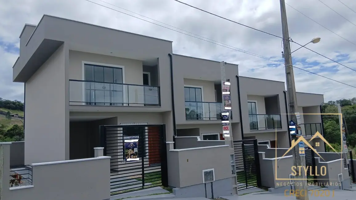 Foto 2 de Sobrado com 2 quartos à venda, 110m2 em Sertão do Maruim, Sao Jose - SC