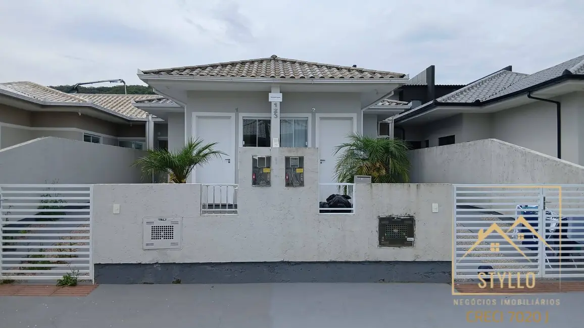 Foto 1 de Casa com 2 quartos à venda, 49m2 em Forquilhas, Sao Jose - SC