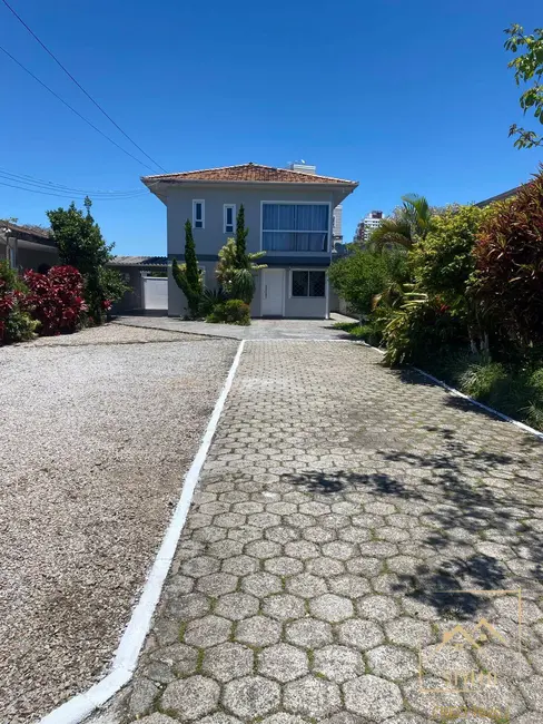 Foto 2 de Casa com 3 quartos à venda, 174m2 em Ponte do Imaruim, Palhoca - SC