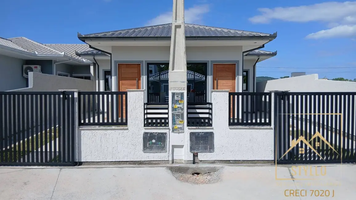 Foto 1 de Casa com 2 quartos à venda, 84m2 em Forquilhas, Sao Jose - SC
