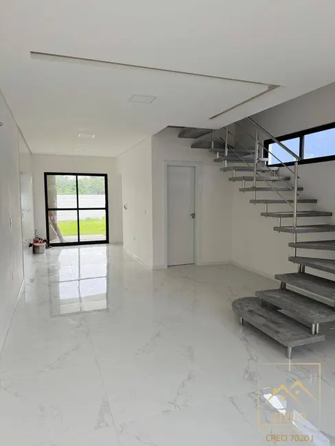 Foto 4 de Sobrado com 3 quartos à venda, 110m2 em Sertão do Maruim, Sao Jose - SC