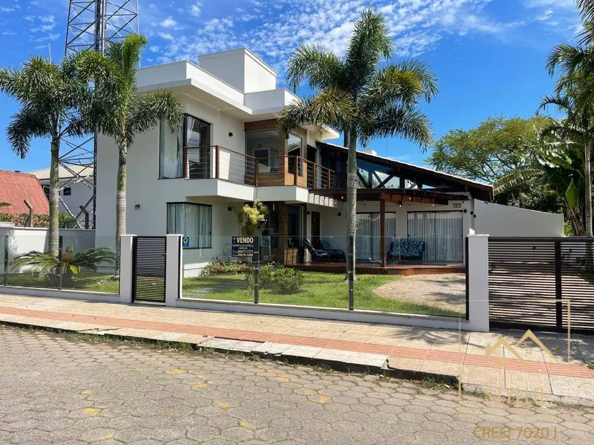 Foto 1 de Casa com 4 quartos à venda, 145m2 em Palhoca - SC