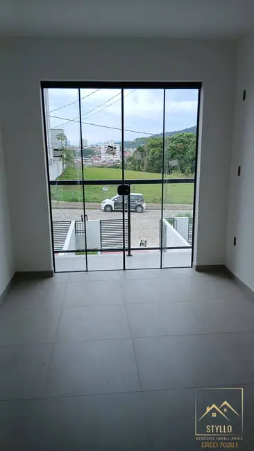 Foto 5 de Sobrado com 2 quartos à venda, 82m2 em Areias, Sao Jose - SC