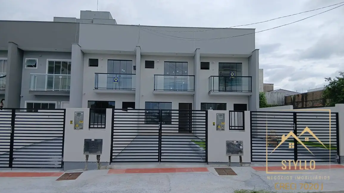 Foto 1 de Sobrado com 2 quartos à venda, 82m2 em Areias, Sao Jose - SC