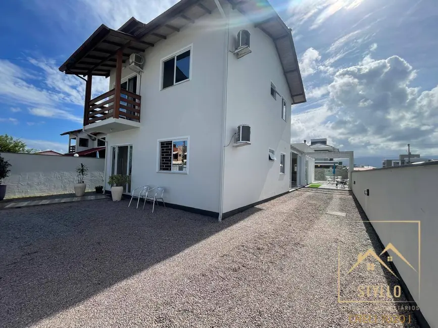 Foto 2 de Casa com 5 quartos à venda, 198m2 em Palhoca - SC