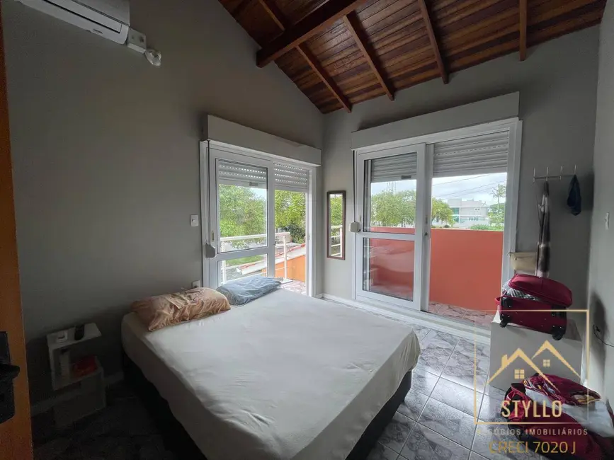 Casa com 5 quartos à venda, 256m2 em Palhoca - SC - imagem 3 Foto 3 de Casa com 5 quartos à venda, 256m2 em Palhoca - SC