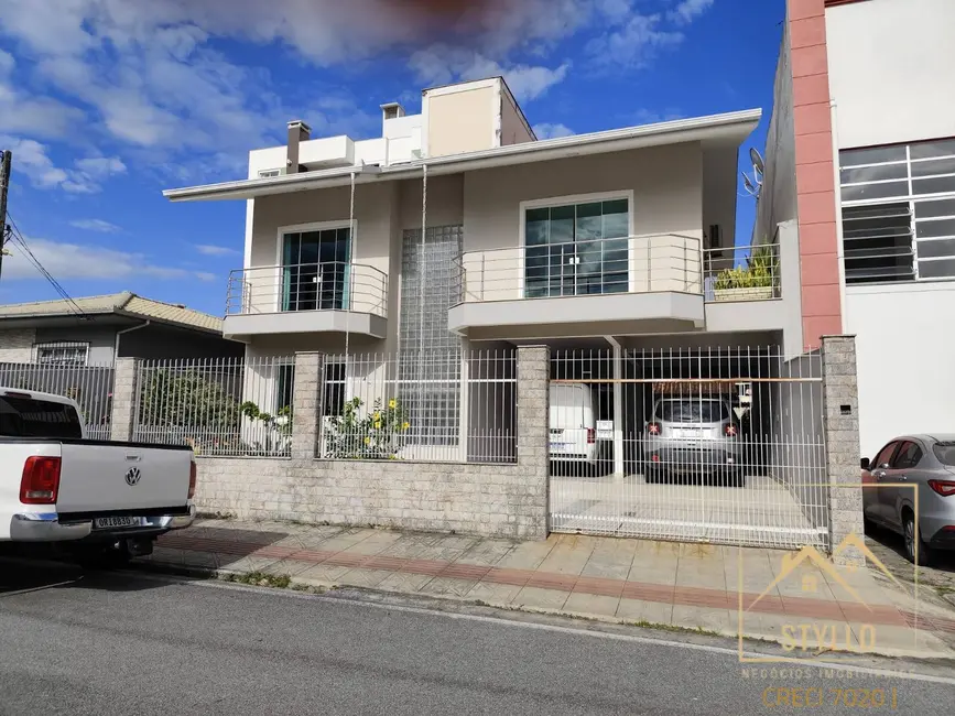 Casa com 3 quartos à venda, 355m2 em Areias, Sao Jose - SC - imagem 1 Foto 1 de Casa com 3 quartos à venda, 355m2 em Areias, Sao Jose - SC