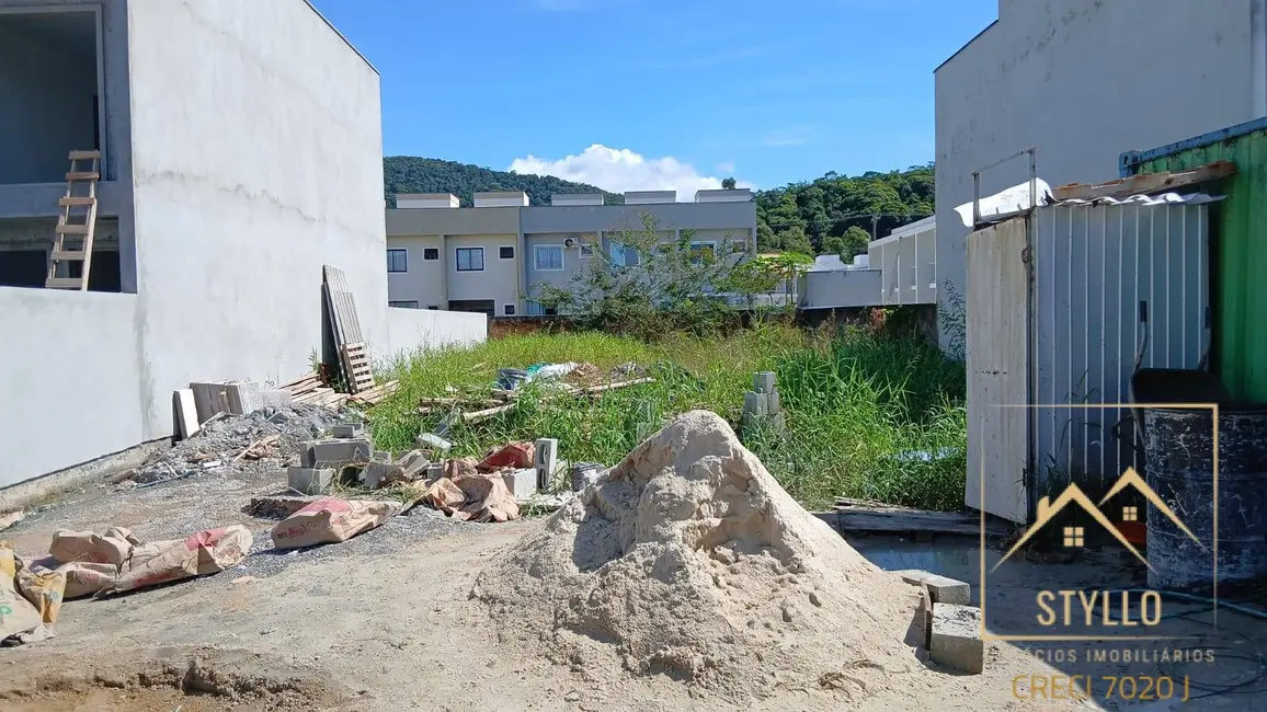 Foto 1 de Terreno / Lote à venda, 400m2 em Sertão do Maruim, Sao Jose - SC