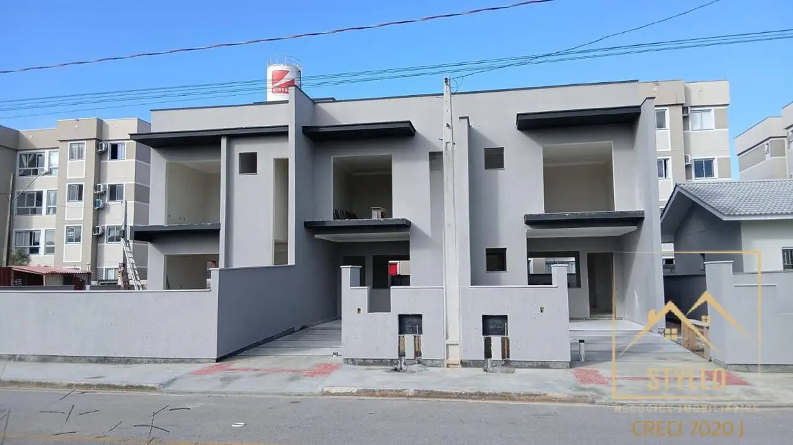 Foto 1 de Sobrado com 2 quartos à venda, 115m2 em Sertão do Maruim, Sao Jose - SC