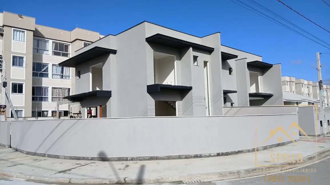 Foto 2 de Sobrado com 2 quartos à venda, 115m2 em Sertão do Maruim, Sao Jose - SC