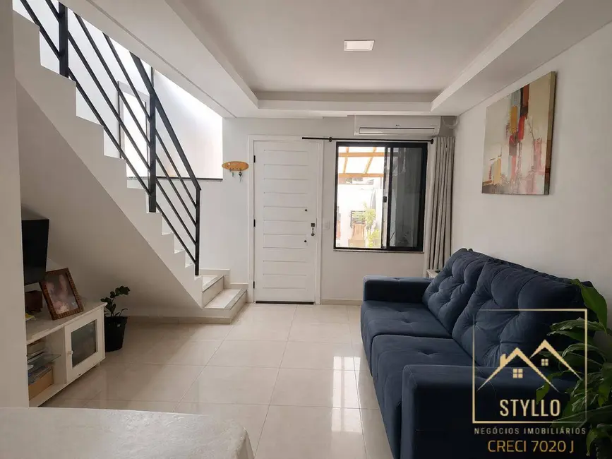 Foto 2 de Sobrado com 2 quartos à venda, 72m2 em Forquilhas, Sao Jose - SC
