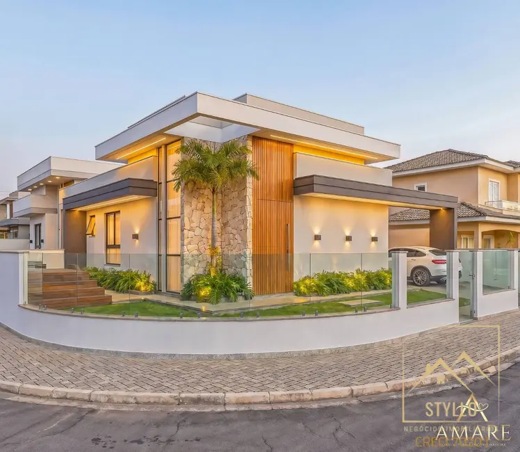 Foto 1 de Casa com 2 quartos à venda, 75m2 em Forquilhas, Sao Jose - SC