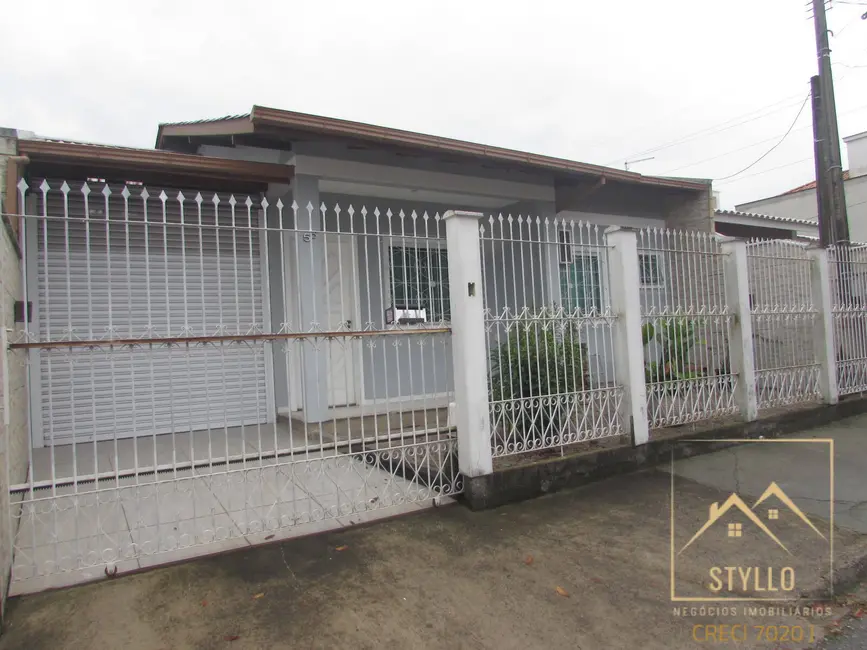 Foto 2 de Casa com 2 quartos à venda, 133m2 em Madri, Palhoca - SC