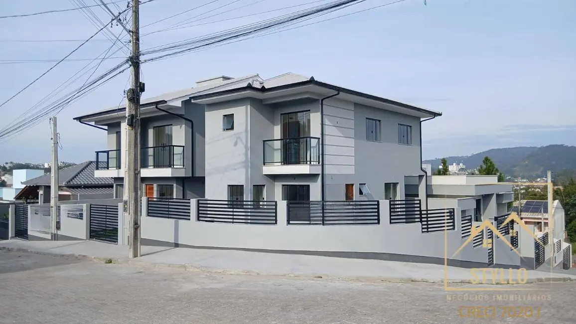 Sobrado com 2 quartos à venda e para alugar, 80m2 em Potecas, Sao Jose - SC - imagem 1 Foto 1 de Sobrado com 2 quartos à venda e para alugar, 80m2 em Potecas, Sao Jose - SC