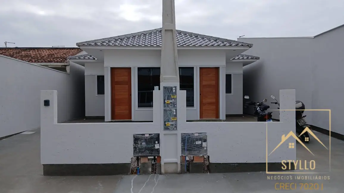 Foto 1 de Casa com 2 quartos à venda, 61m2 em Forquilhas, Sao Jose - SC