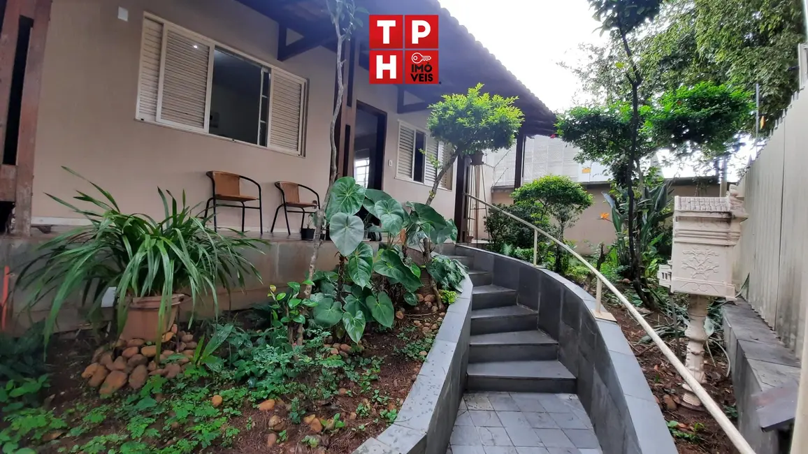 Foto 1 de Casa com 3 quartos à venda, 236m2 em Barreiro, Belo Horizonte - MG